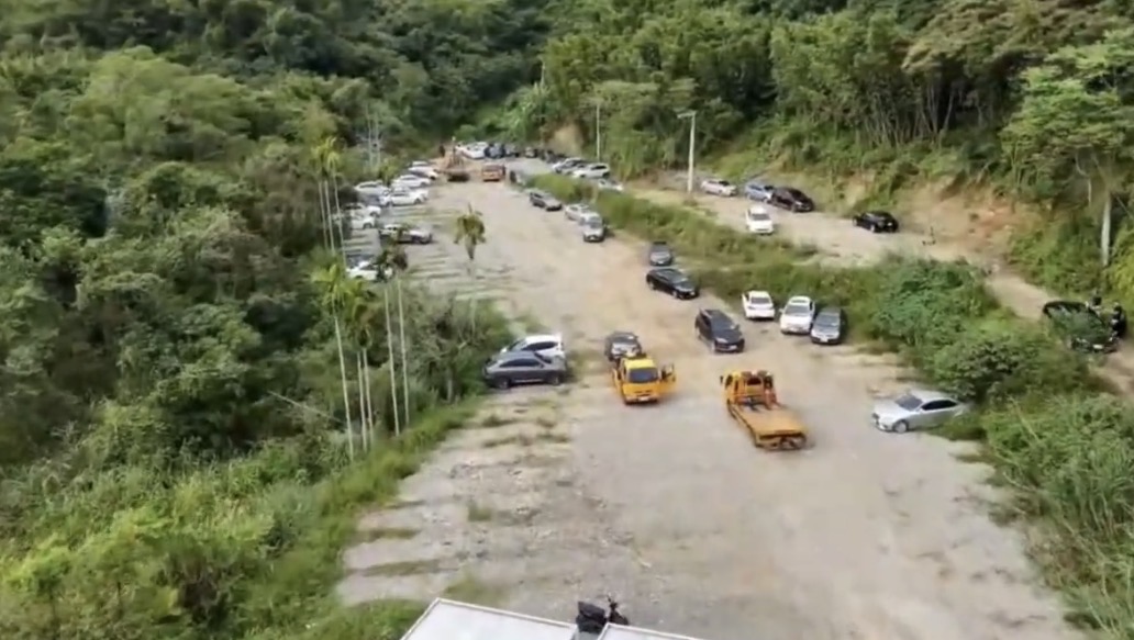 存放權利車空拍照。(記者徐煜勝翻攝)