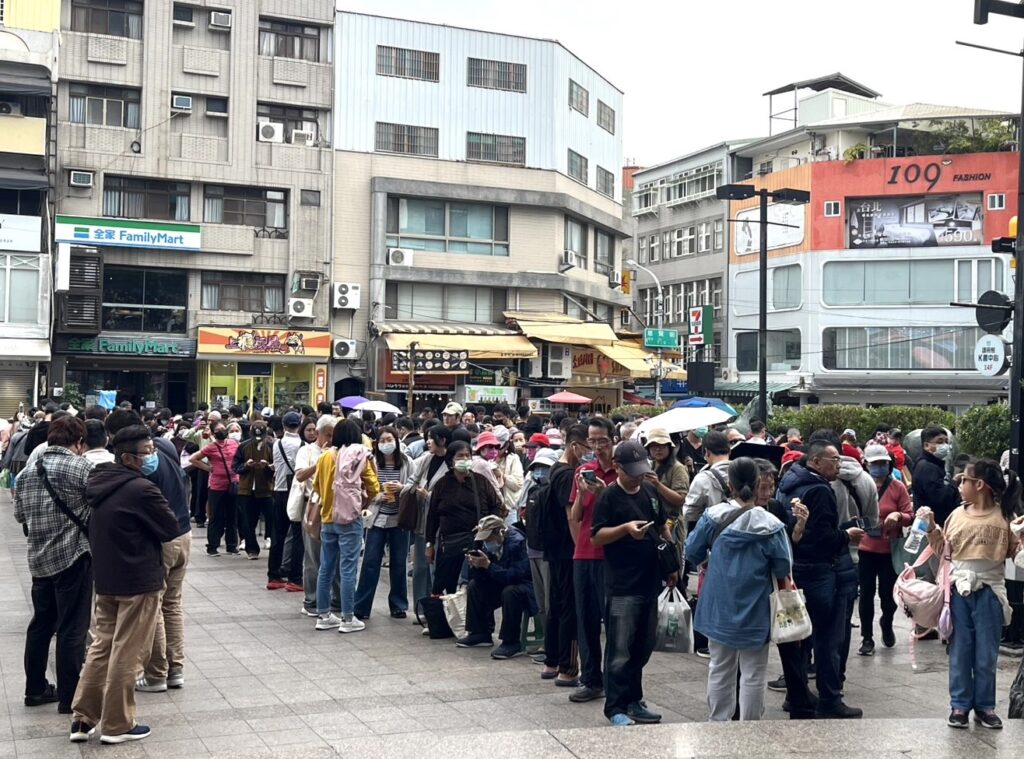 一中商圈也吸引年輕族群參與物調券活動。(圖／台中市政府經濟發展局提供)