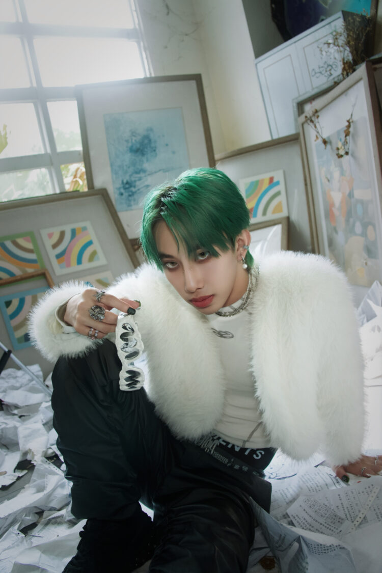 MV中小銘飾演被霸凌的少年來自他真實發生的人生故事。(圖/艾芮可公關 提供)