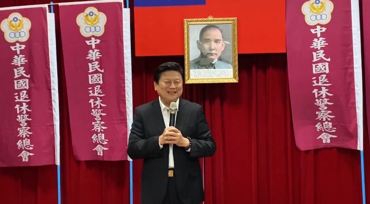 傅崑萁指出，警方勤務繁雜、壓力龐大，從查訪、糾紛處理到大型活動維安，都是一線警力的日常挑戰。(記者包克明 攝)