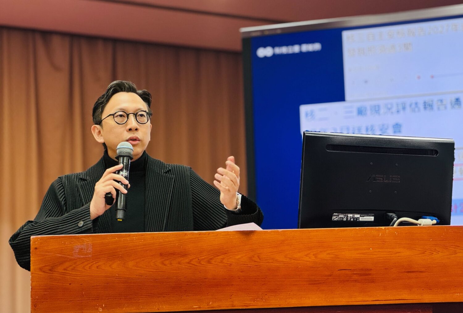 葛如鈞呼籲強化核安會位階、提高審查公開度，避免重大能源戰略因行政僵化受阻。(圖／葛如鈞國會辦公室)