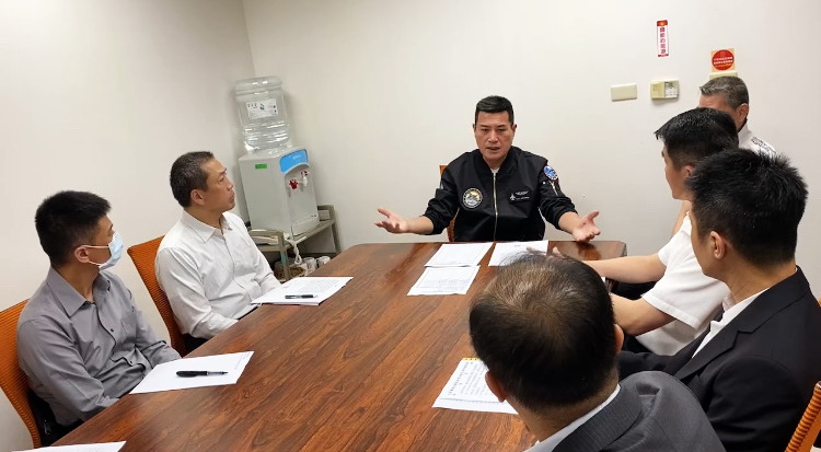 國民黨平地原住民立法委員黃仁親自主持協調會，積極於立法院爭取推動各項花東建設。(圖／黃仁國會辦公室)