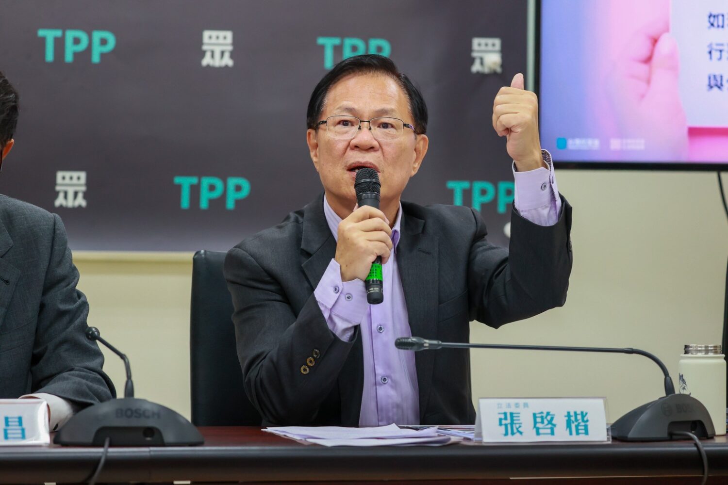 針對中選會人事案，張啓楷呼籲執政黨勿再以政治立場封殺專業人選。(圖／民眾黨團)