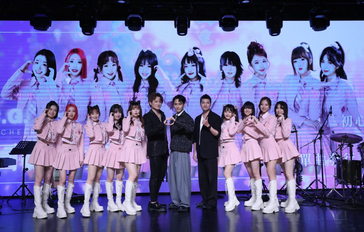 由火焰創造教育集團 、GiftBack、紅心字會共同主辦「記得愛聖誕公益演唱會」。(圖/紅心字會 提供)