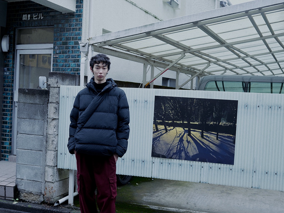 聯名系列以傳統藏袍Chuba為靈感,向西藏傳統服飾致敬。(圖/品牌 提供)