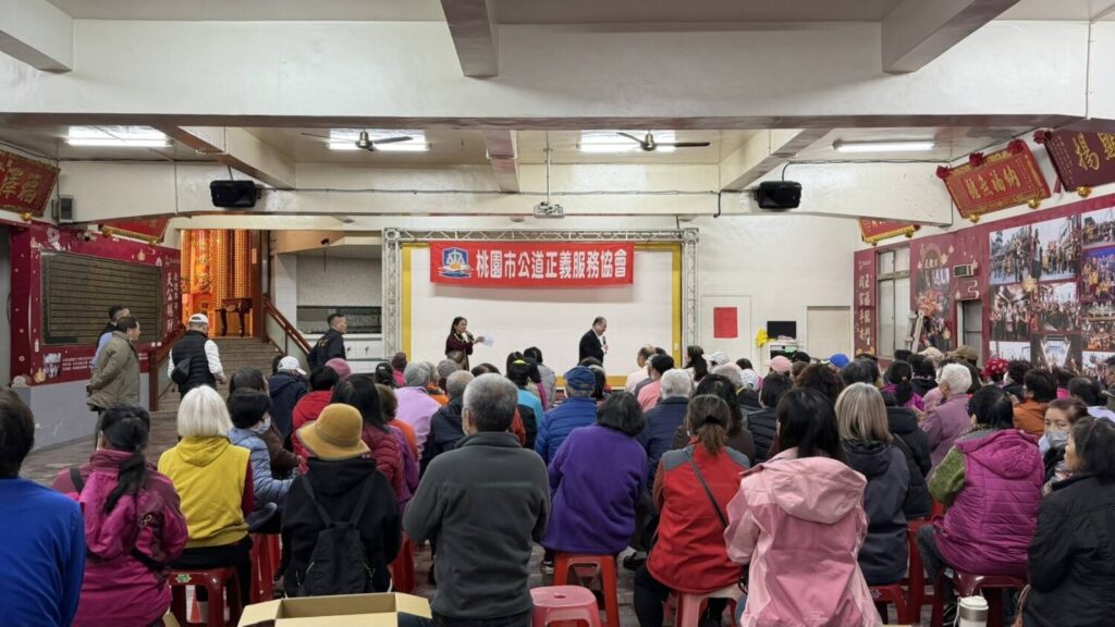 全國被害人權協會理事長劉承武進行專題演講。(桃園公道正義服務協會提供)