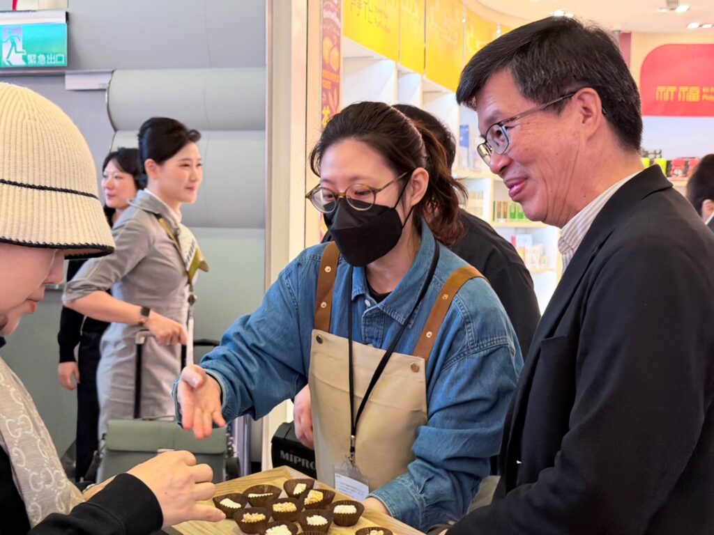 黃副署長邀請國內外旅客一同體驗臺灣米的香甜美味、多元性與高品質。（圖／農業部農糧署提供）