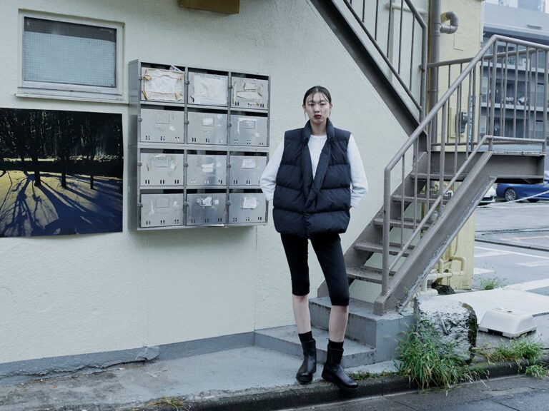 品牌相互首度合作打造聯名系列，攜手將共同的環境守護理念貫徹於服裝製程。(圖/品牌 提供)