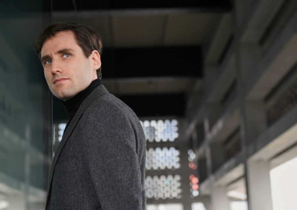 國際鋼琴名家鮑里斯．吉爾特伯格（Boris Giltburg）。(圖/新象藝術 提供)