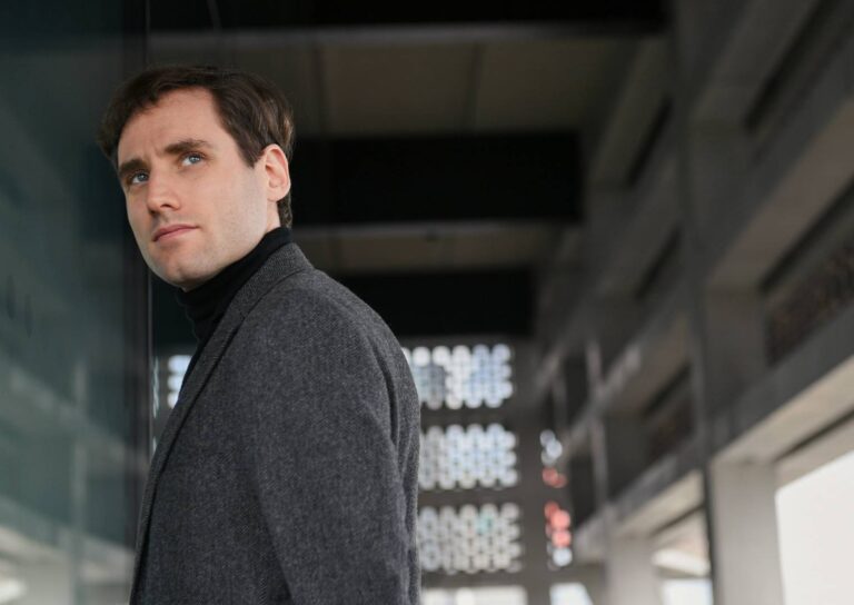 國際鋼琴名家鮑里斯．吉爾特伯格（Boris Giltburg）。(圖/新象藝術 提供)