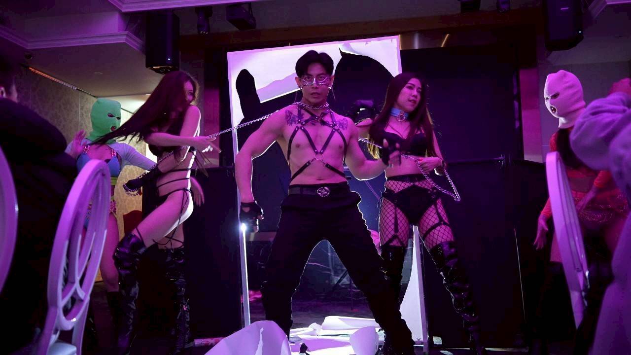 唐子元認為近年來男性經濟崛起，帶動表演走向實際商機。（圖／艾芮可公關提供）