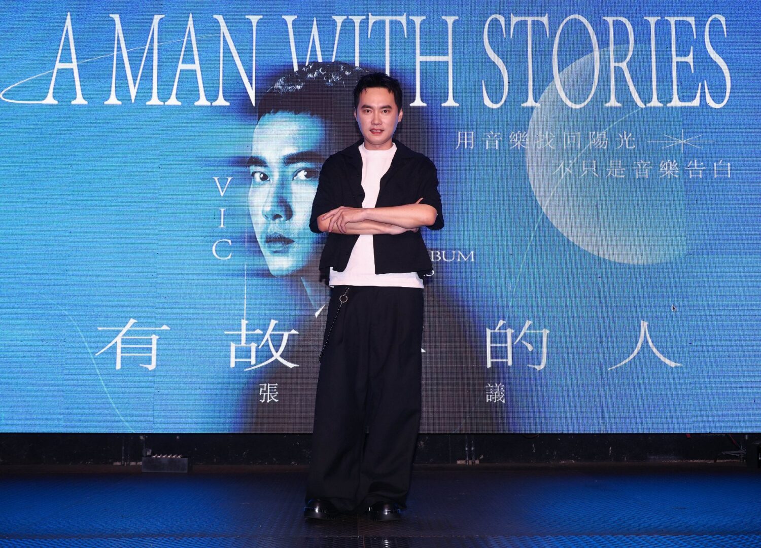 「逆光重生的創作人」張峰議：用音樂寫下重生之路，每首作品都是故事。(圖/金室音樂 提供)