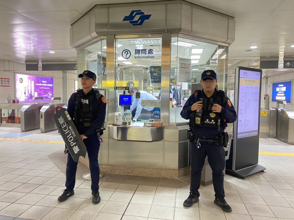 警方加強見警率。(記者李健興翻攝)