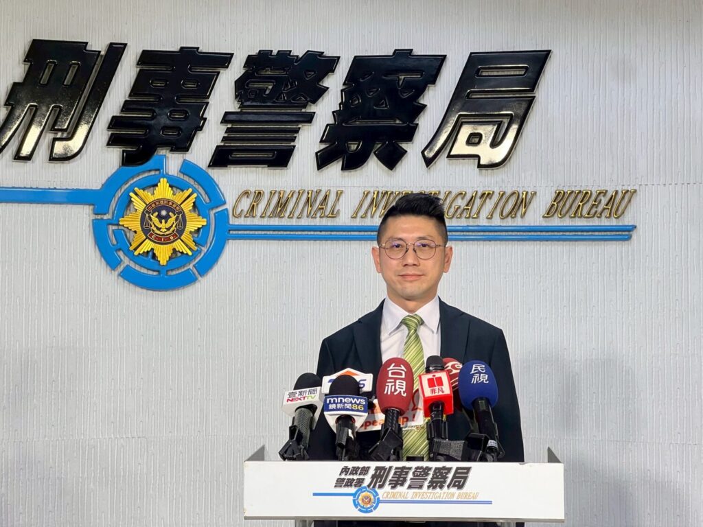 刑事局智慧財產權偵查大隊副大隊長林書楷說明。（記者徐煜勝翻攝）