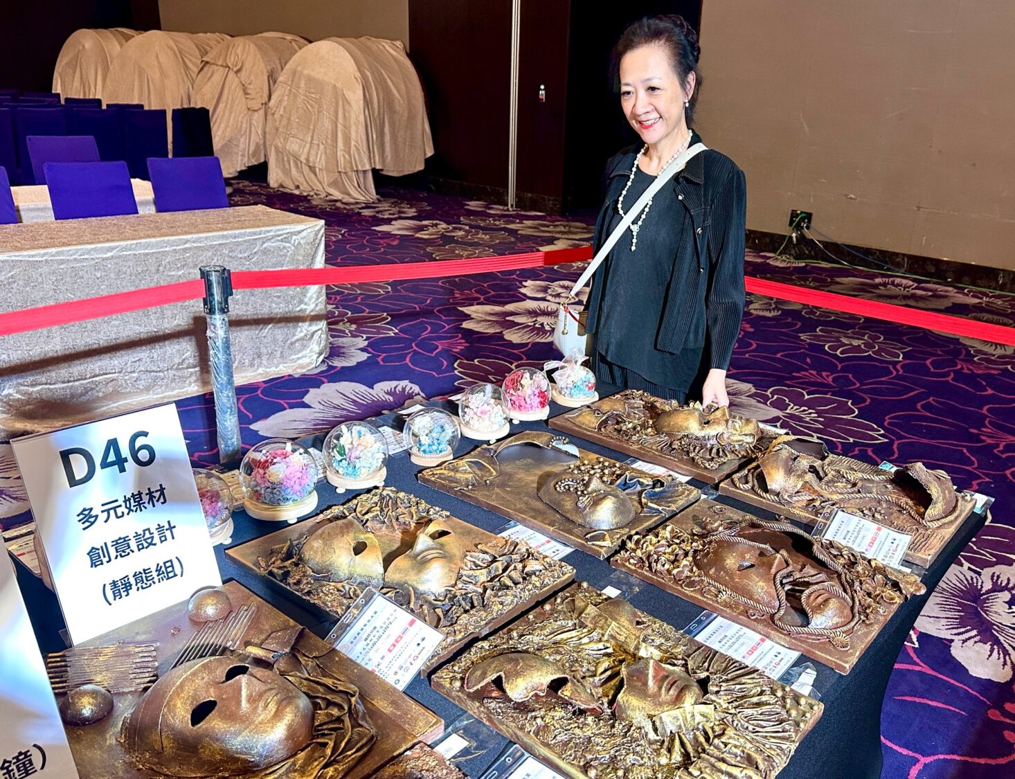 多元媒材創意設計（靜態組）比賽，在明新科技大學李玉蘋老師指導下，參賽者透過立體造型與多元材質運用，展現跨領域藝術創作實力。（圖／記者林照東攝）