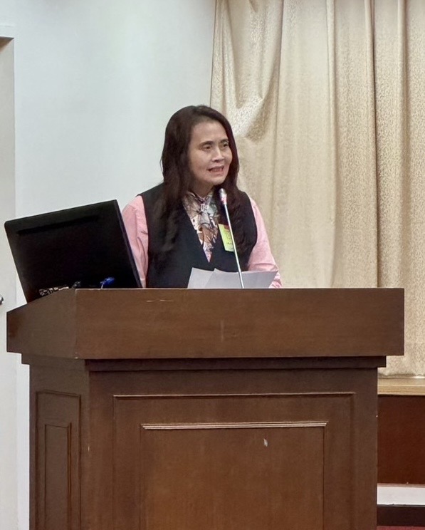 會研基金會董事長王怡心教授於114年12月18日參加立法院財政委員會召開「壽險業如何以公允原則表達營運狀況」公聽會。(翻攝畫面)