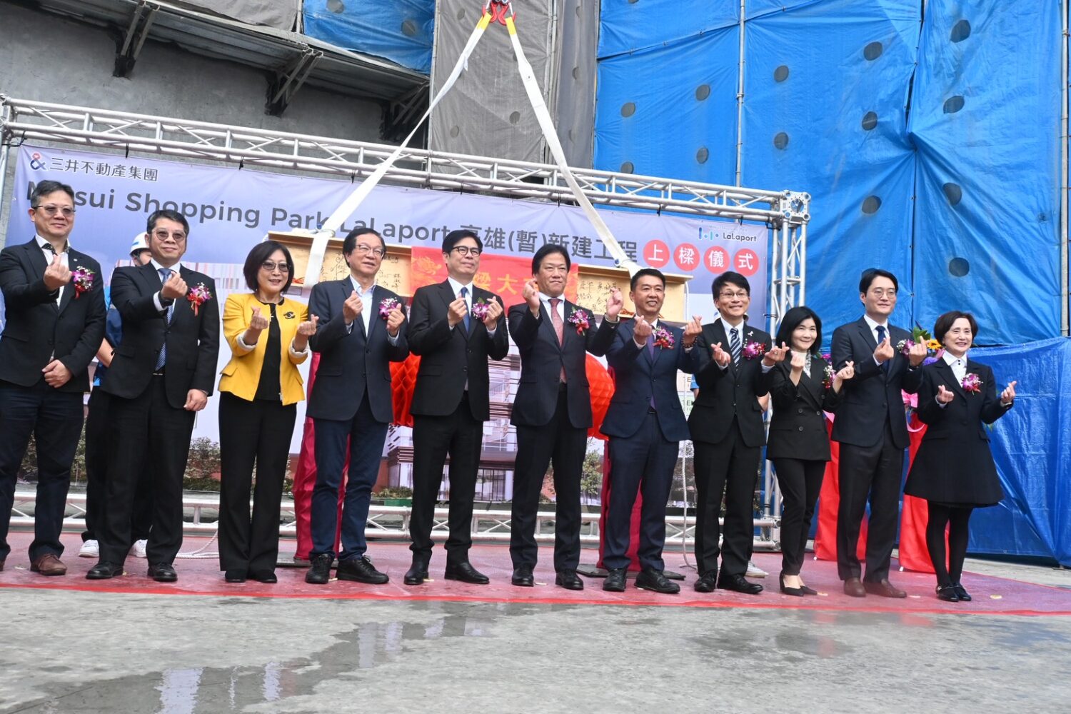 陳其邁盛讚「比市長更像市長」！許智傑一手促成三井 LaLaport 鳳山落腳，展現「首長級」招商執行力。〈圖／記者蔡宗武翻攝〉