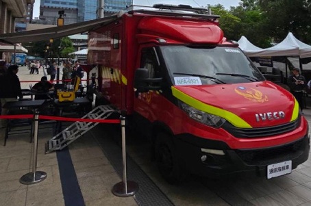 消防署9.46 億通訊指揮車採購案疑點重重，廠商投訴整個決標、評審與規格全面遭質疑。(記者翻攝)