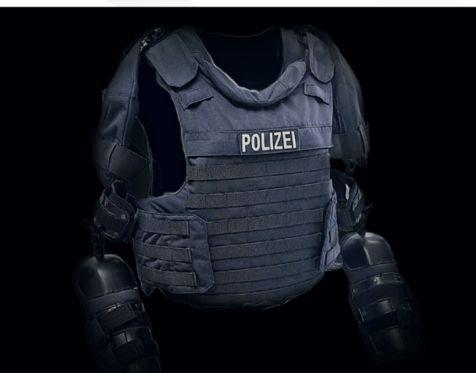 攸關全台22縣市消防員生命安全的「消防人員防護裝備共同供應契約採購案」爆出重大決標爭議。(記者翻攝)