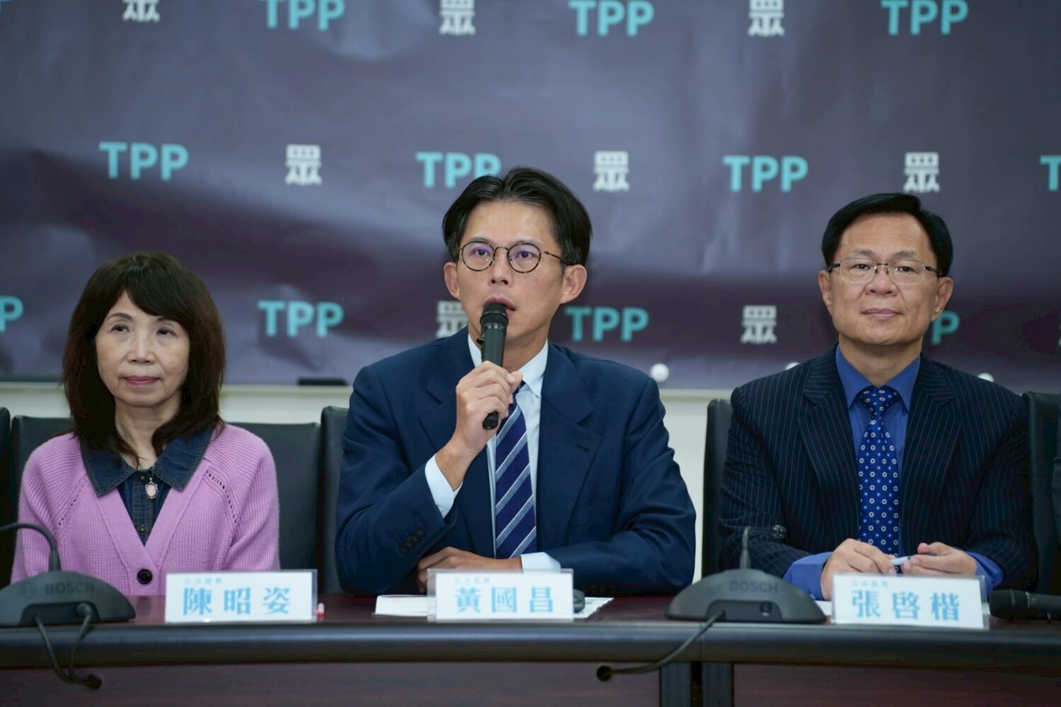 黃國昌指出，此次《住宅法》修法核心，在於讓居住正義不只停留在口號，而是真正落實制度。(圖／民眾黨團)