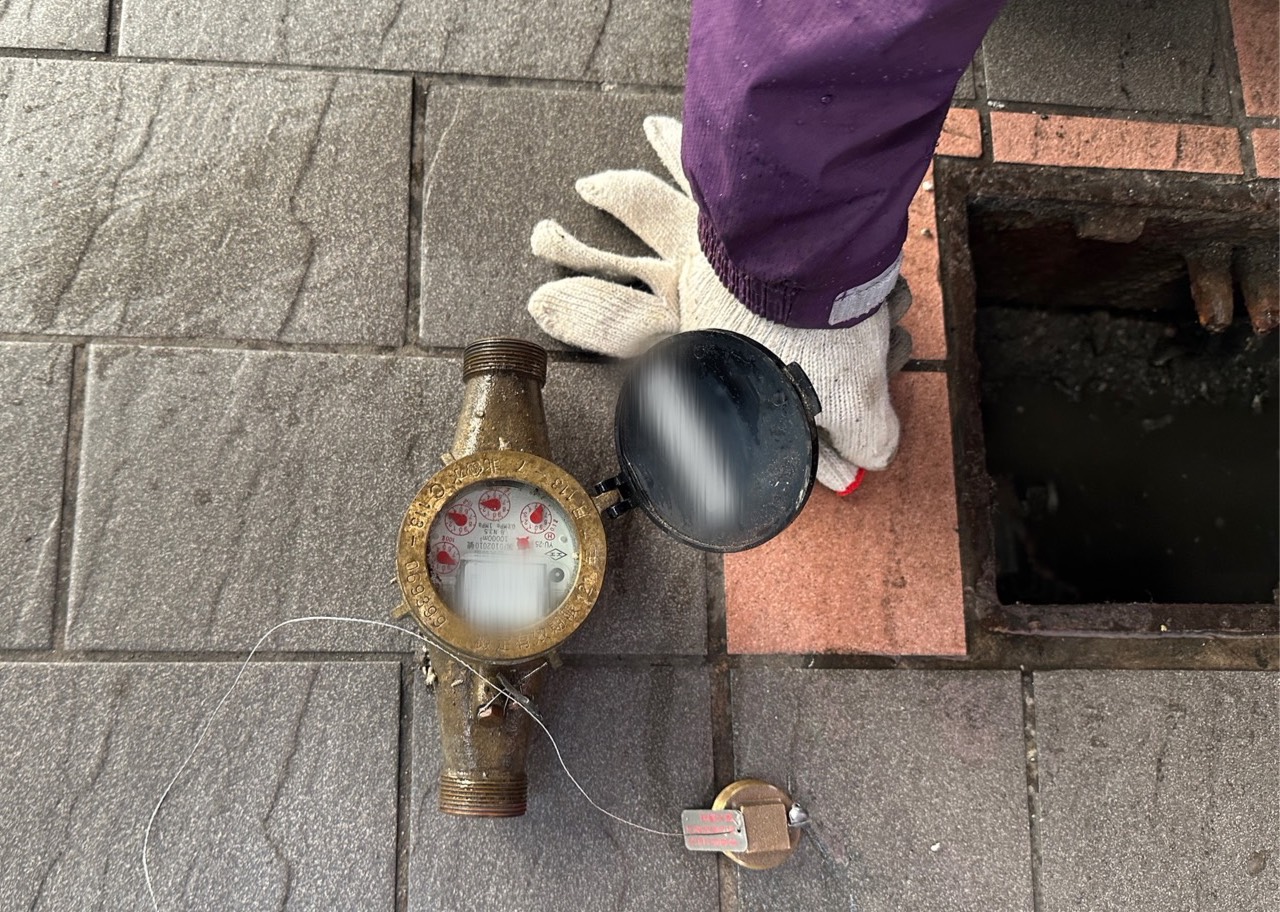 拔除之水錶照片。(圖/記者 趙靜姸翻攝)