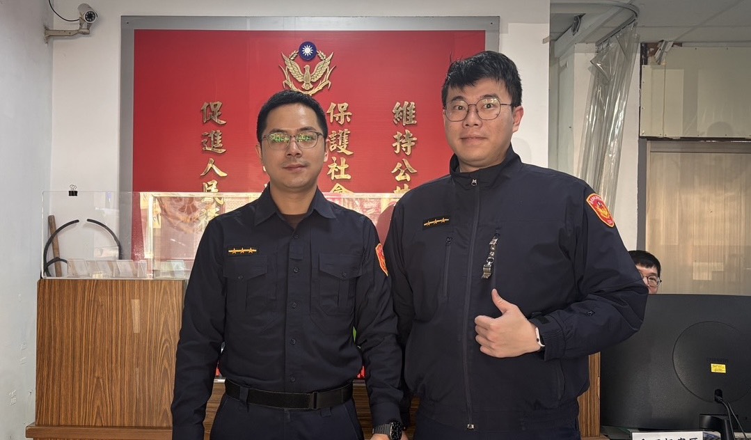  萬華分局莒光派出所警員張哲源（左）、林晏瑞（右）（圖／記者 趙靜姸翻攝）