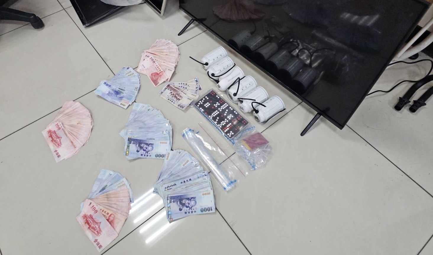 現場查扣之證物照片。（圖／記者 趙靜姸翻攝）