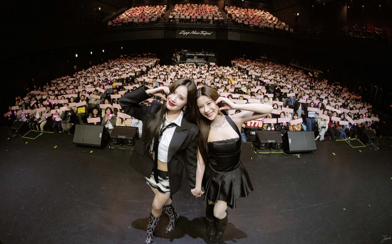 2026年最受矚目的泰國GL（Girl Love）組合之一，於日前在台北舉辦「Love Design KaoJane - First Fan Meeting in Taipei」粉絲見面會。(圖/NAC、YIWO 提供)