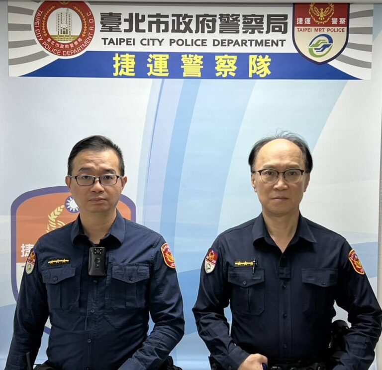 現場處理員警:警員練文彬、李恪明。(記者李健興翻攝)