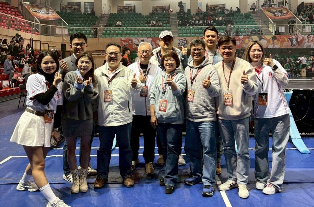 三芝國小、三芝國中、橫山國小、興華國小三位校長包含台北景福扶輪社兩位扶輪社社長及社長當選人、社長提名人、社友到場支持。(圖/俐富股份有限公司 提供)