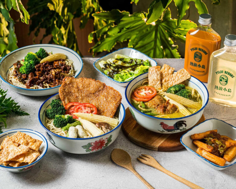 「熱浪小島」主打南洋風味蔬食料理,以自家種植南洋香料入菜,打造兼具香氣層次與健康概念的特色料理。(圖/熱浪小島提供)