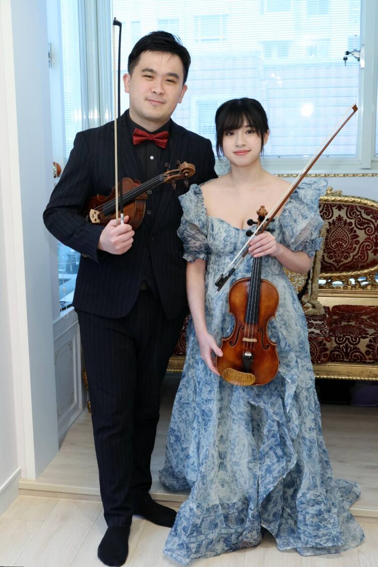 音樂家廖元宏、施昕妤出席「寶莉文化沙龍」名人會客室,舉辦雙小提琴《梁祝》演奏會。(圖/胡寶莉 提供)
