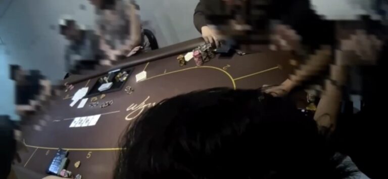 大安警持票上門搜索地下賭場。（記者徐煜勝翻攝）