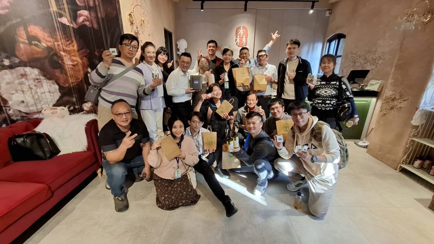 新創會員聯誼會蒞臨源森活歐樂沃築夢城堡新門市，恭賀陳森亞會員新店開幕。（圖/新創總會提供）