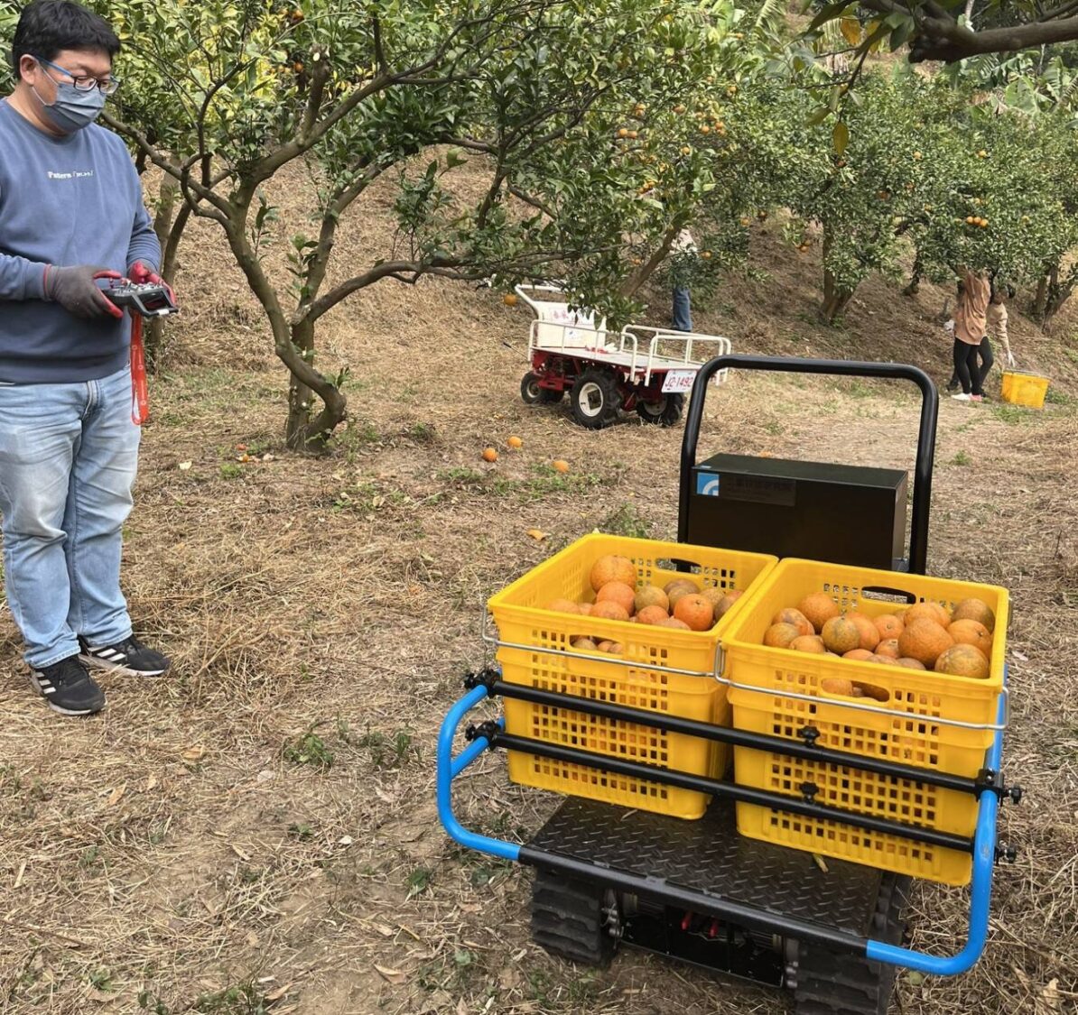 工研院將高效率氮化鎵功率元件導入農務用搬運車之馬達驅動器,降低搬運車能耗、並提升續航力。(圖/記者黃溎芬翻攝)