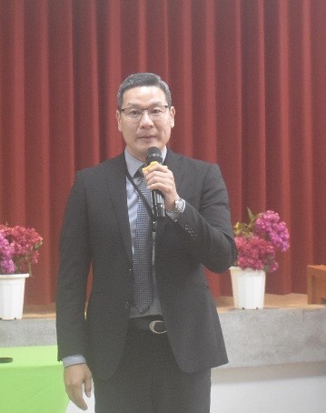 澎湖郵局局長蔡南德致詞說明未來郵件計畫理念。(圖/澎湖郵局提供)