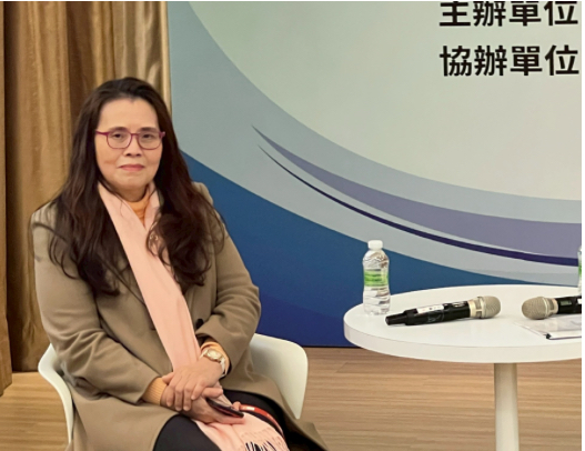 「第二場座談：從財務簽證責任到制度反思：會計專業如何回應社會信任？」主持人財團法人中華民國會計研究發展基金會董事長王怡心。（會研基金會提供）