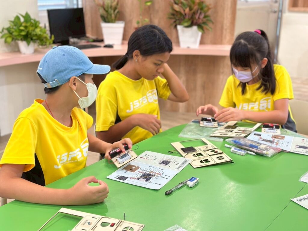 星耀年度開辦103場公益行動，成功陪伴300為偏鄉學童發展學習志向。（星耀能源提供）