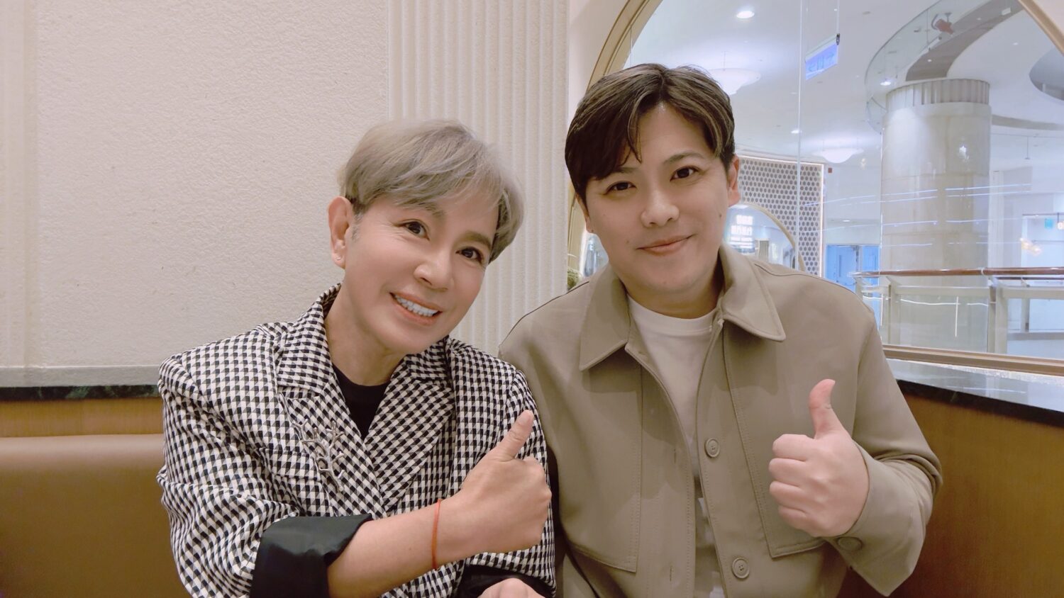 梵緯受虛擬資產專家李顏甫老師邀請站台演出，金融與音樂跨界合作，為論壇增添文化溫度。(圖/梵緯 提供)