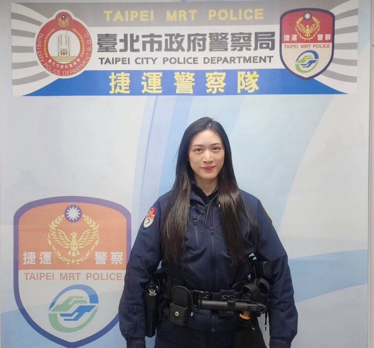 捷運新進女警劉彧彣。（記者李健興翻攝）