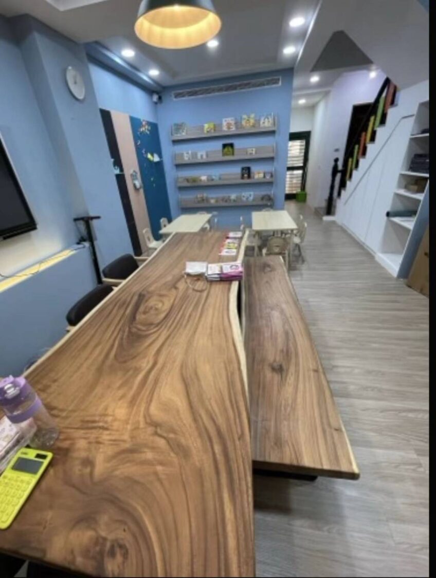 朱姓房東遭指控於出租期間，未經告知即私設監視設備，長期拍攝補習班內部情況。（圖／民眾提供）