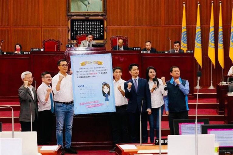 闕枚莎成功爭取北市警「勤務繁重危險加給」提升至1.3倍。(翻攝畫面)