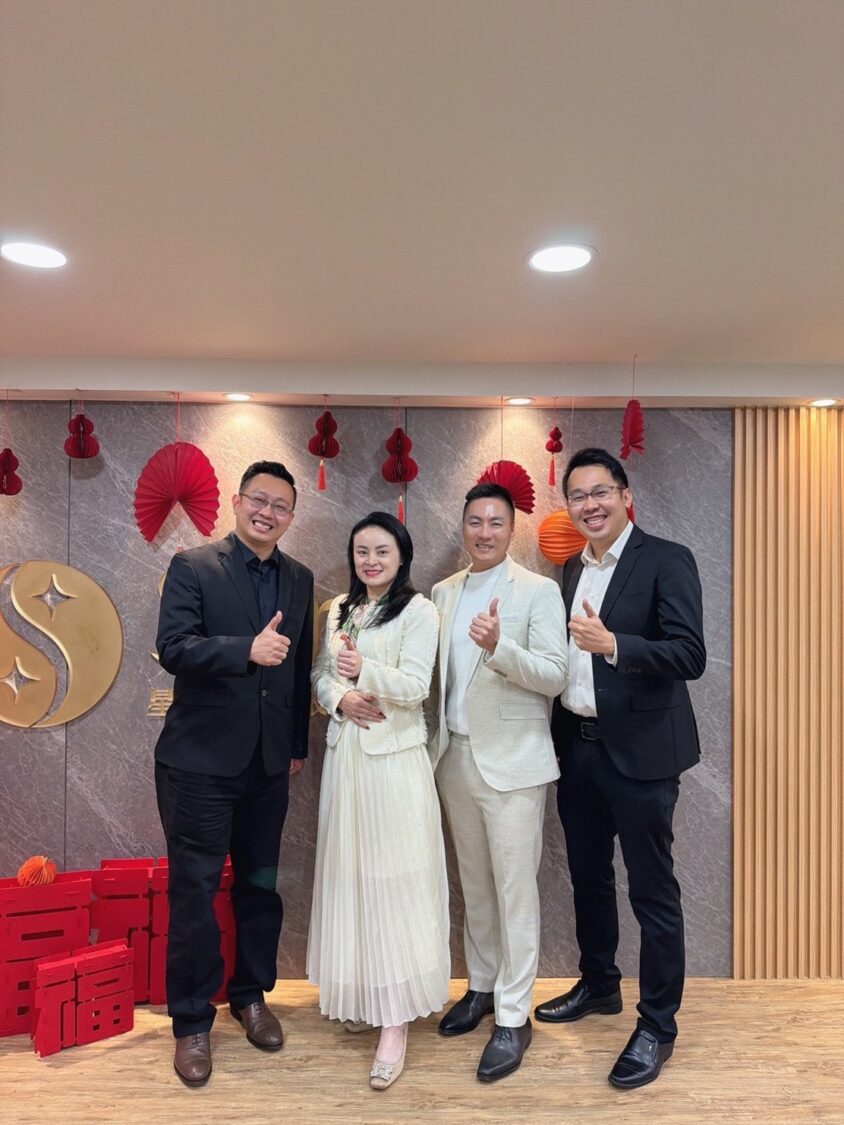 左起-管子翔博士、星寶生技的董事長王宥勻、星寶生技總經理利權恩、管子豪博士。(圖/星寶生技 提供)