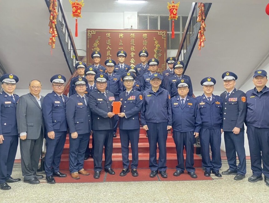 臺北市義勇警察大隊文山第一區區大隊長王瑞華，率領義勇警察同仁投入115年加強重要節日安全維護工作。（記者徐煜勝翻攝）