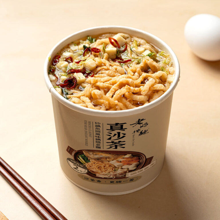 老媽拌麵洞察消費者即食食品習慣，正式推出「真沙茶沙鍋魚頭風味鍋燒意麵」一上市即大受好評。（圖／記者 張泓笙翻攝）