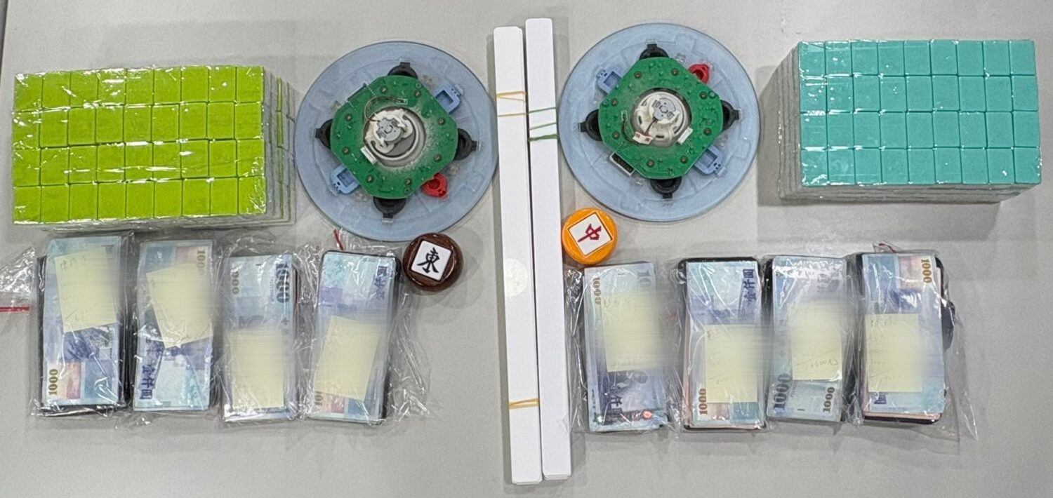 現場查扣之證物。（圖／記者 趙靜姸翻攝）