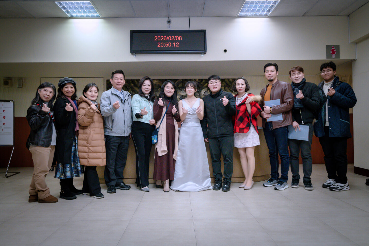 主辦團隊與到場貴賓於音樂會結束後合影留念。（圖／丹絃音樂藝術協會提供）