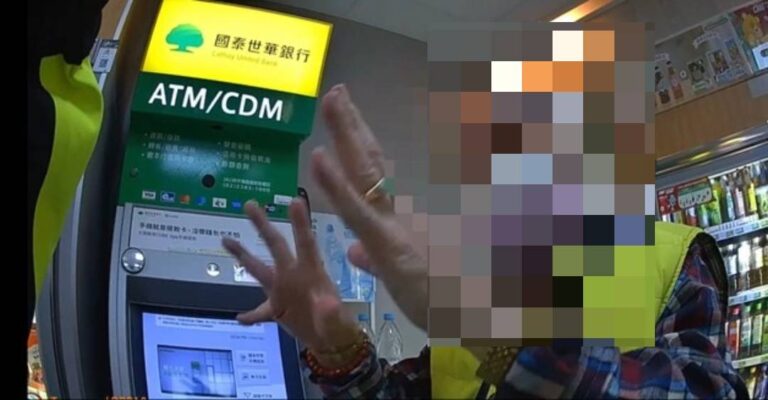 被害人向警方說明購買點數的用途 。(圖/記者薛秀蓮 翻攝)