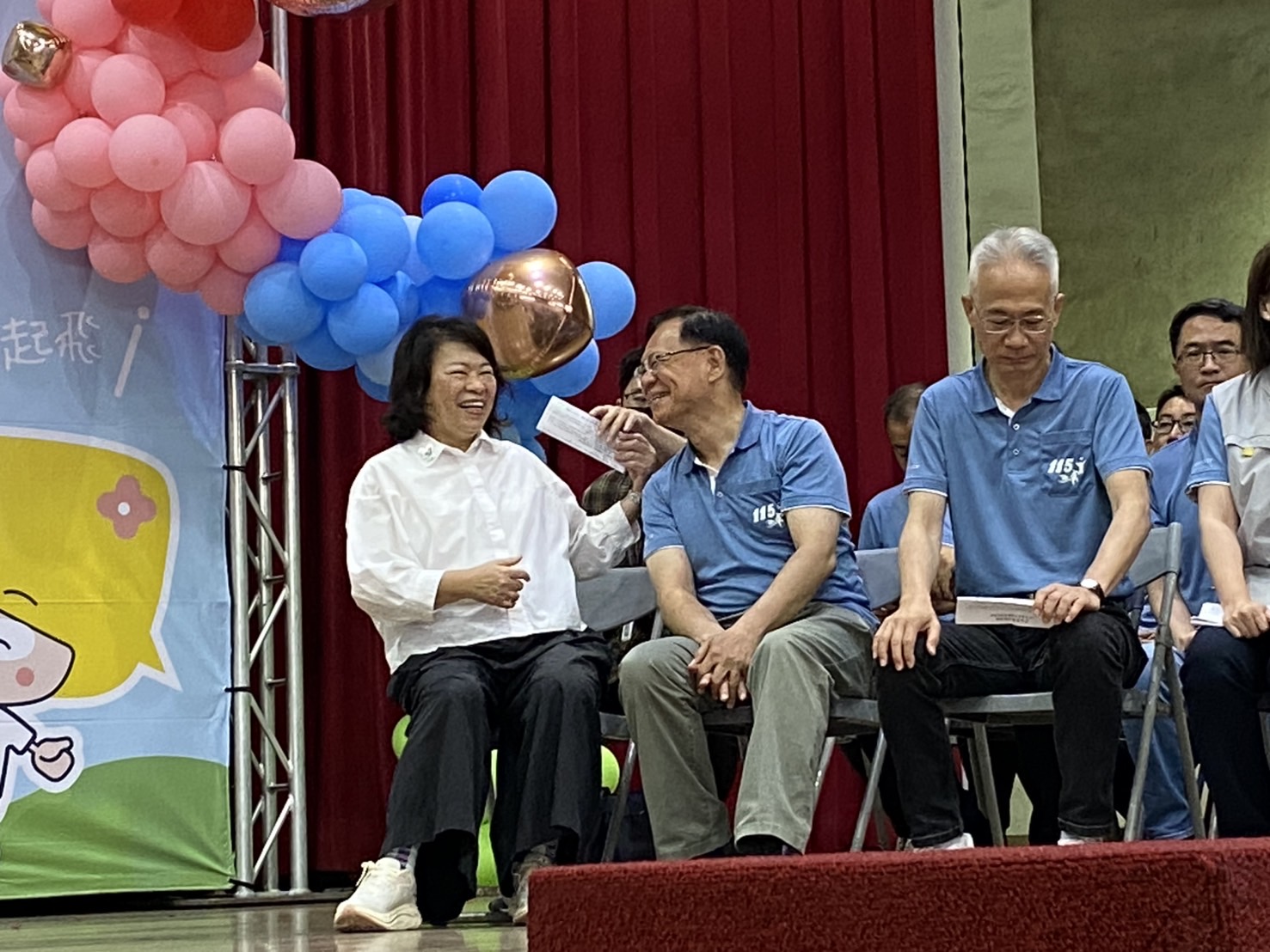 百人共舞點燃聖火！「嘉義市運動會」登場　張啓楷認同黃敏惠體育施政