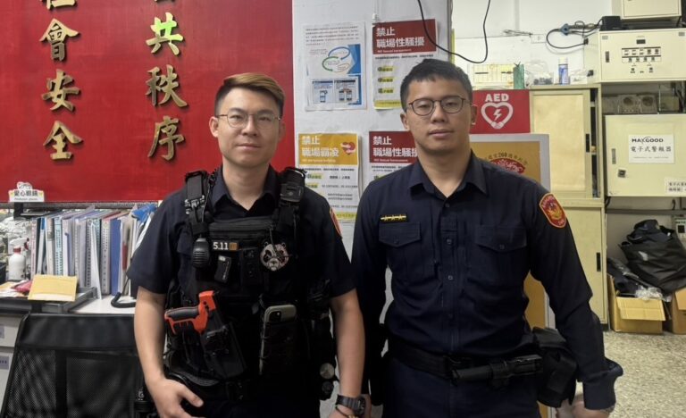 臺北報導】萬華分局華江派出所警員鍾育致（左）、吳東霖（右）。（圖／記者 趙靜姸翻攝）